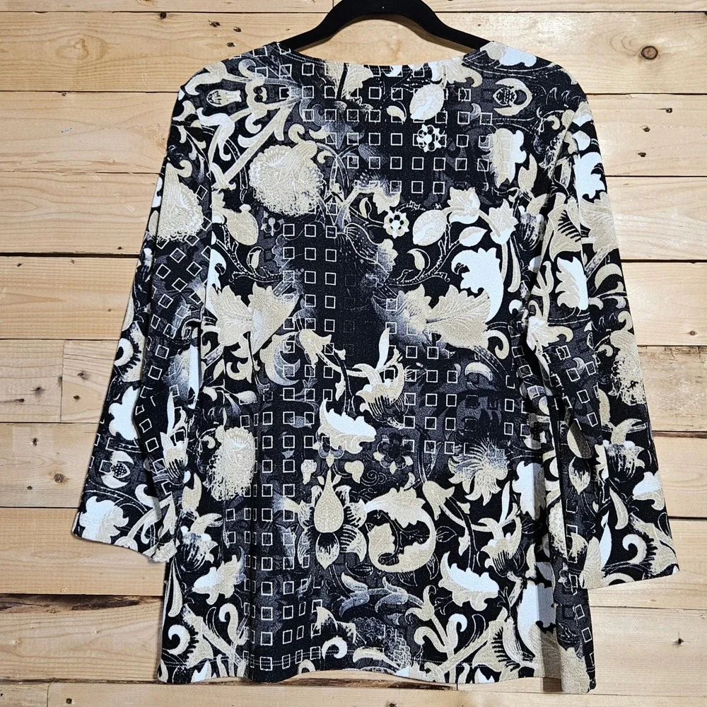 Easywear by Chicos Top Size 2 Large Black Tan Geometric Scroll 3/4 Sleeve Blouse